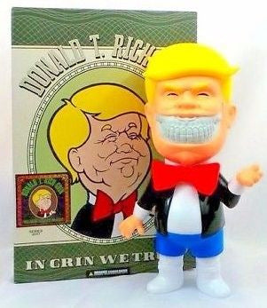 SDCC 2017 Ron English Signed DONALD T. RICH Trump Black Light Grin